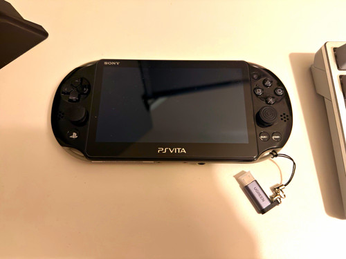 Sony vita pch 2000 - vita, pch-2000